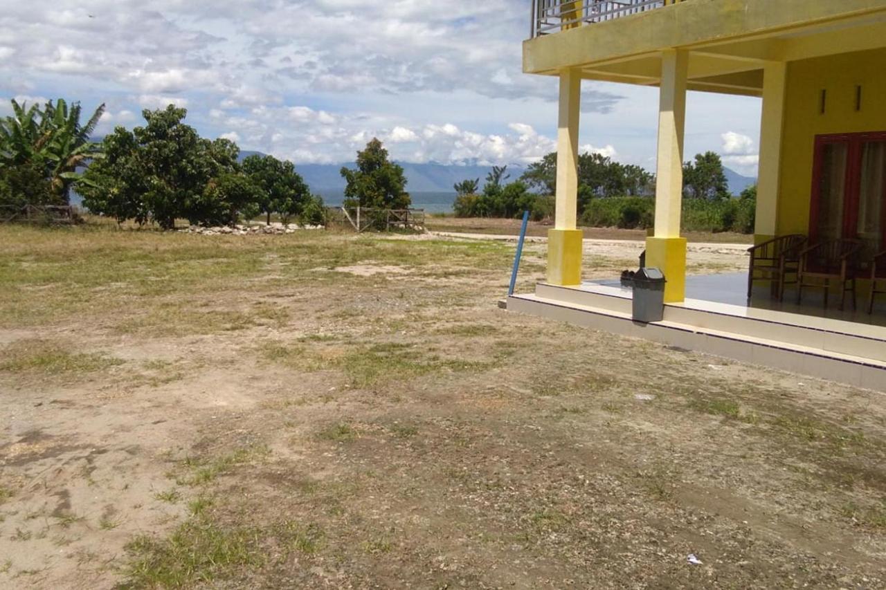Hotel Anugrah Situngkir 3 Near Creative Hub Pangururan Samosir Redpartner Sinapuran エクステリア 写真